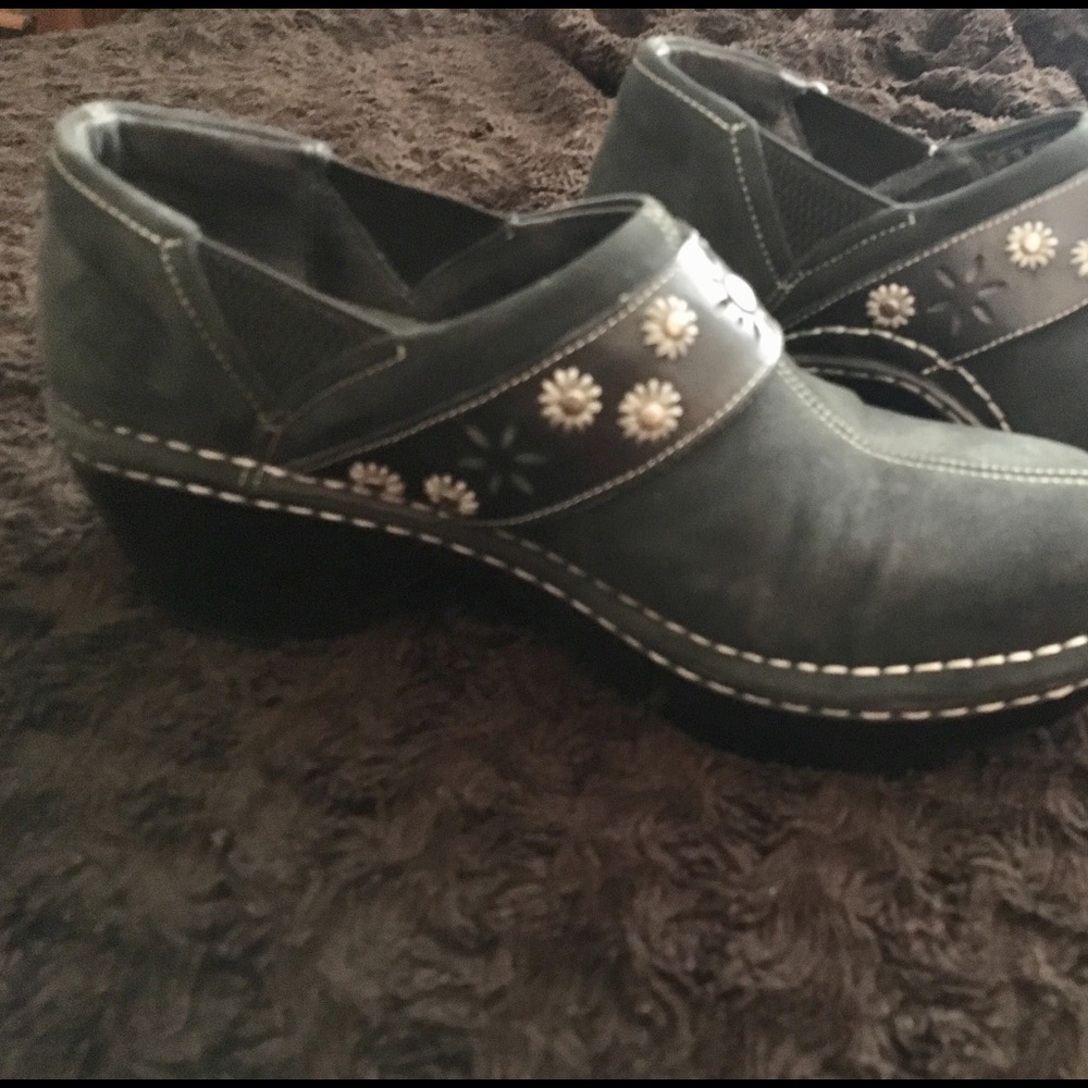 Ariat Women’s shoes